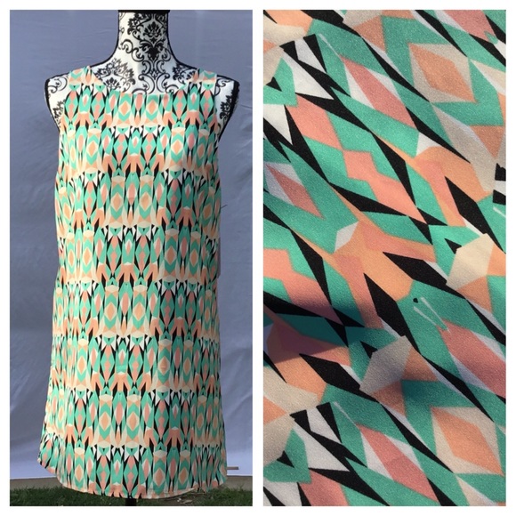 Forever 21 Dresses & Skirts - Forever 21 Geometric Shift dress